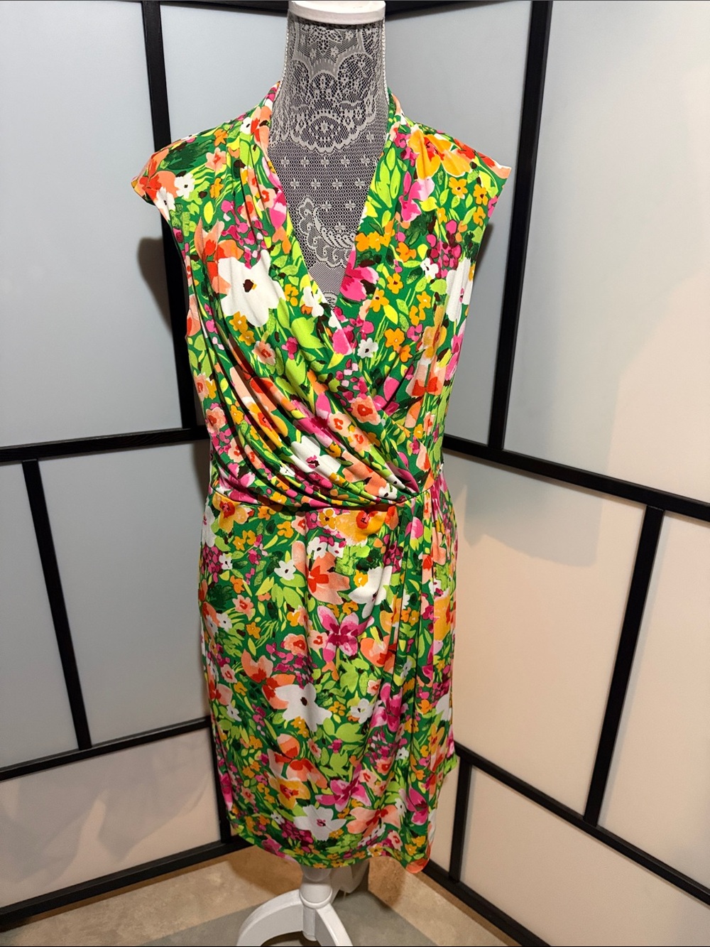Vince Camuto Bright Green Floral Faux-Wrap Cap-Sleeve Dress